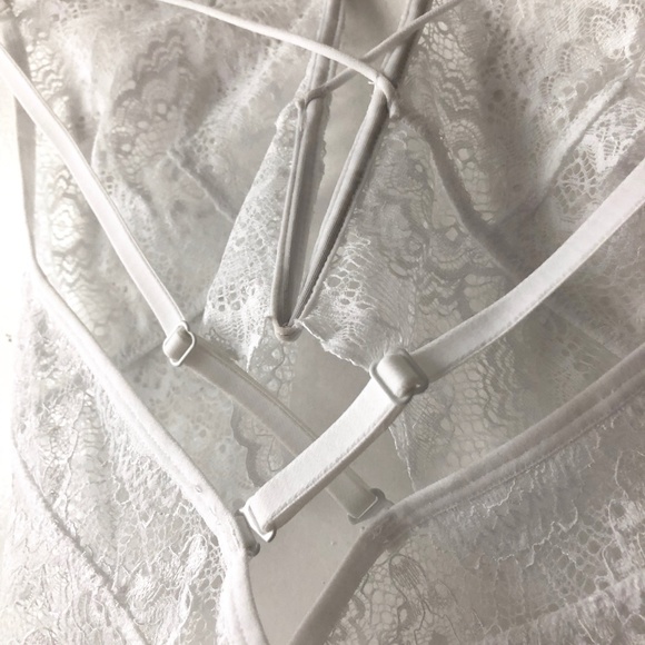 Plunge Lace Bralette in WHITE - Picture 6 of 8